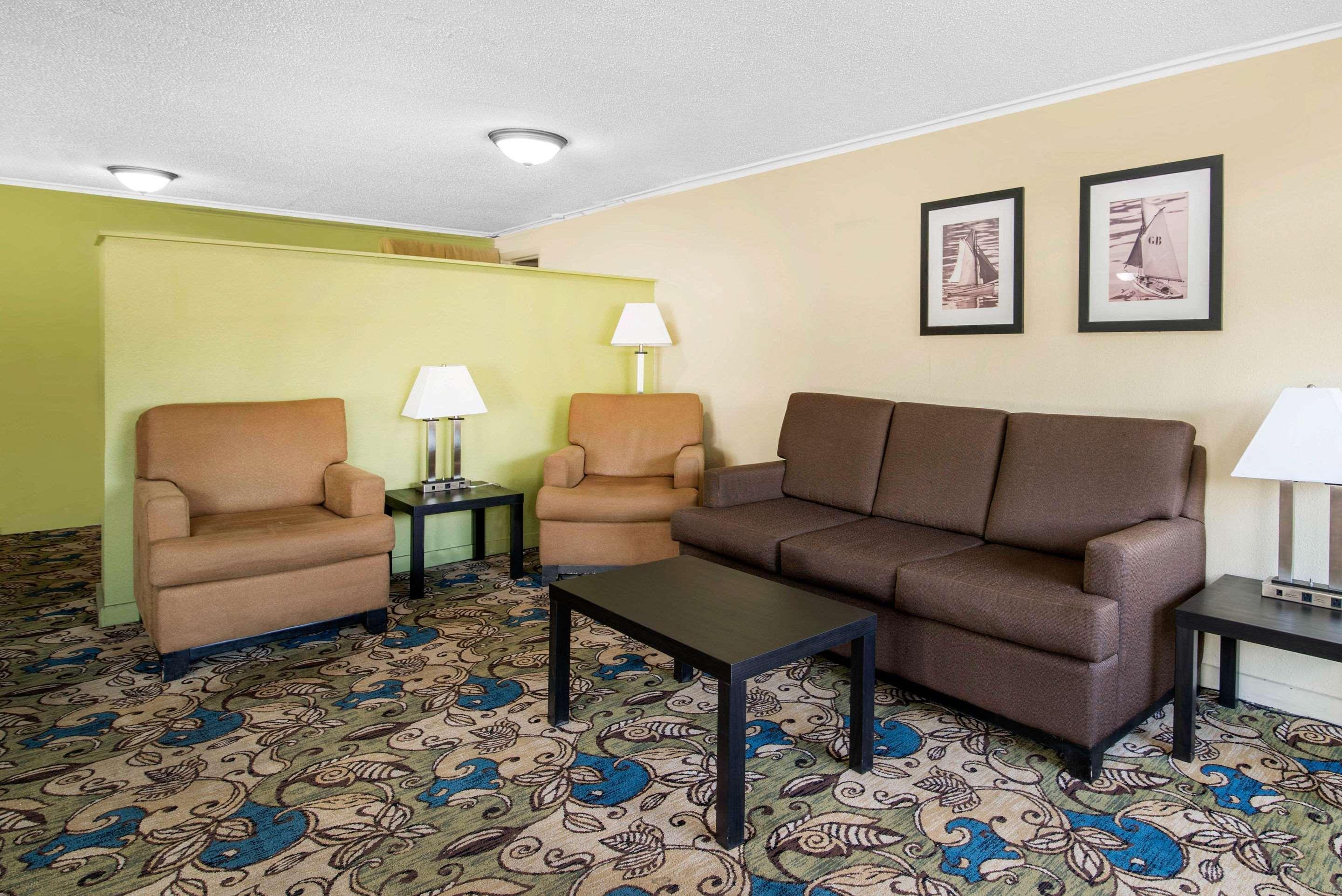 Quality Inn Barre-Montpelier Exterior photo